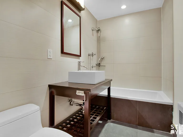 279 Lee Ave #Penthouse 6 — Photo 12