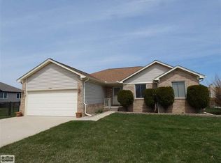 31035 Blue Heron Dr, Chesterfield, MI 48047