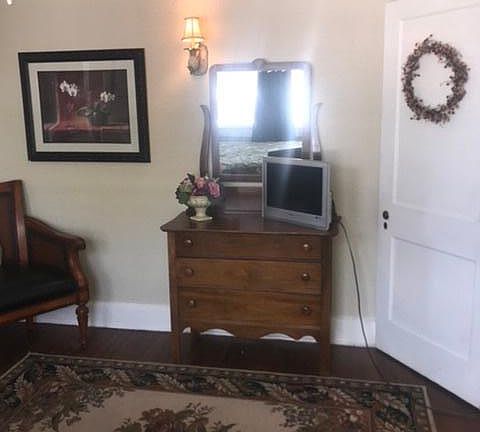 5th image of 177 W Sevier Ave APT B