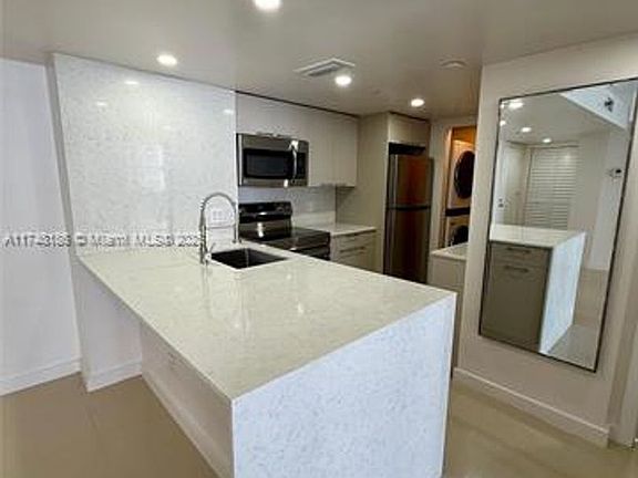4th image of 770 Claughton Island Dr APT 903