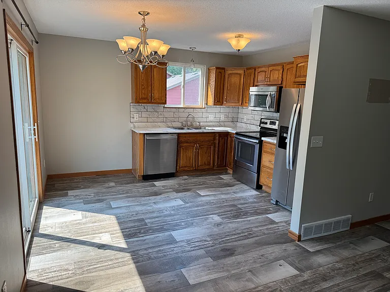 630 N James Ave — Photo 21