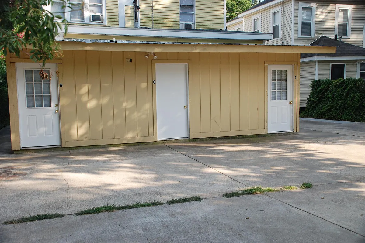 Storage / Laundry rooms - 2012 Thornton Ct #B