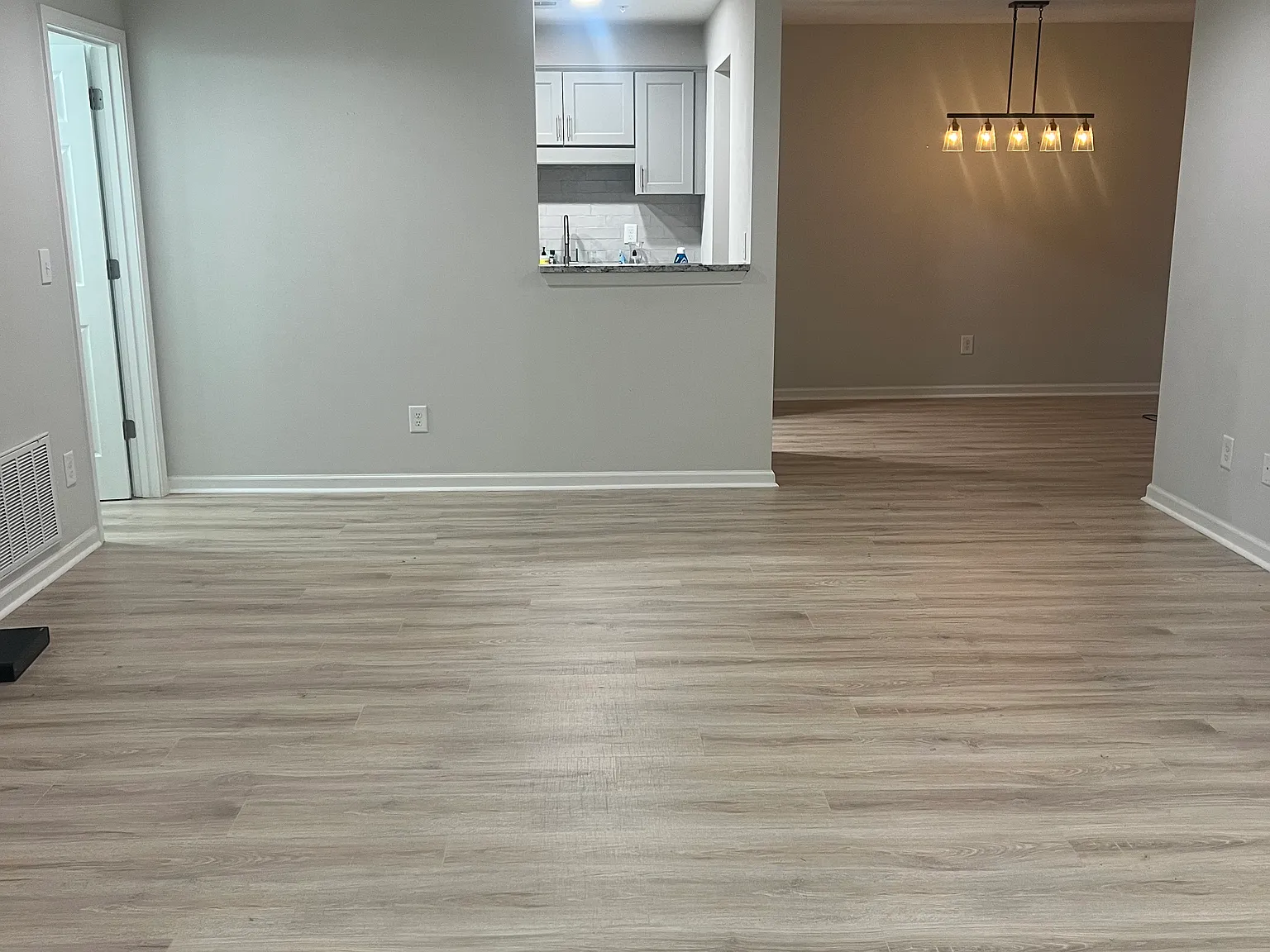 2 bed, 1105 sqft, $1,920 — Photo 4