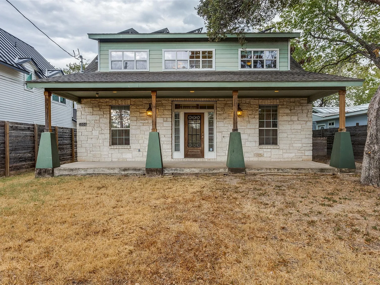 3 bed, 2.5 bath, 1844 sqft, $3,200 — Photo 1
