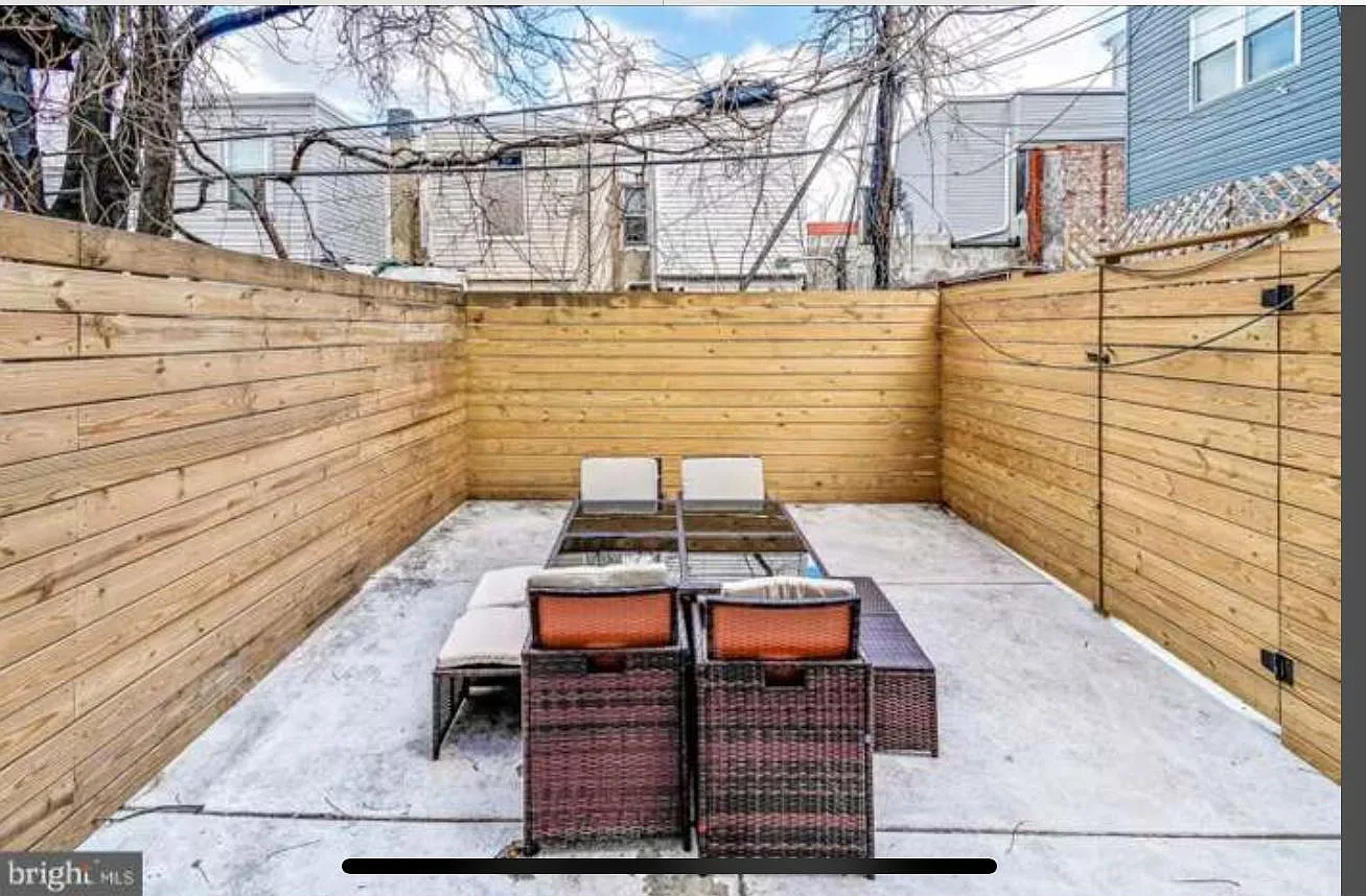 2309 Dickinson Street - 1 — Photo 2