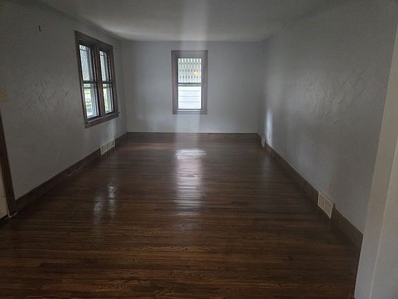 2nd image of 2315 Midway Dr