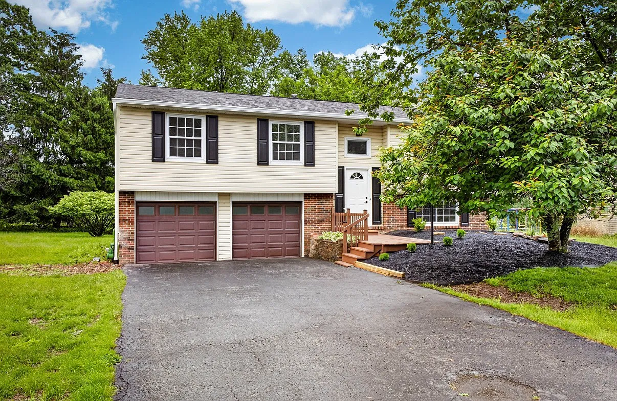 3 bed, $3,250 — Photo 1