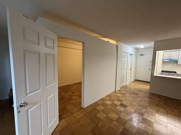5500 Friendship Blvd #825N — Photo 5