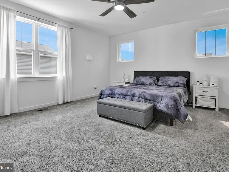1003 Furgeson Ln — Photo 20