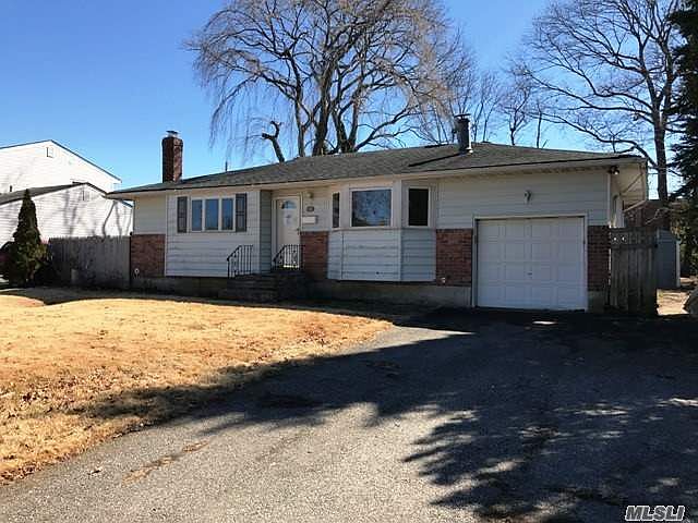 1st image of 30 Sherbrooke Dr