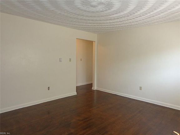 5th image of 9623 1st Bay St APT D