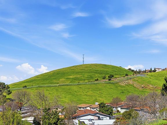 2nd image of 3115 Heather Ridge Dr