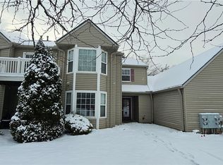 1005 Canyon View Rd APT G, Sagamore Hills, OH 44067