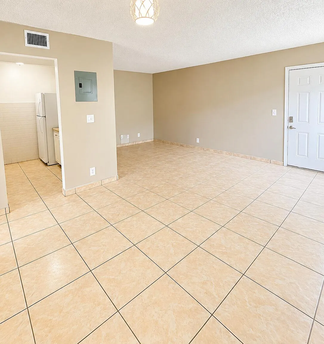 1 bed, 1.0 bath, 610 sqft, $1,600 — Photo 4