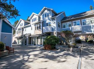 115 Hall Brothers Loop UNIT 201, Bainbridge Island, WA 98110