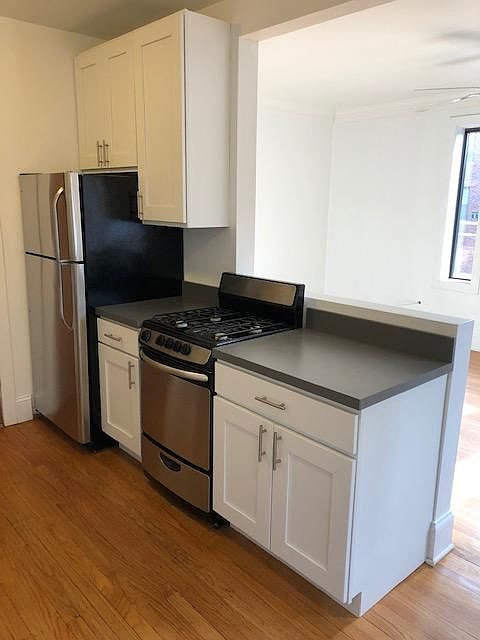 1st image of 509 W Belden Ave #2