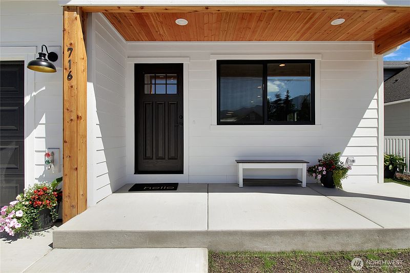 4th image of 716 Givens      Lot 34&35 Avenue