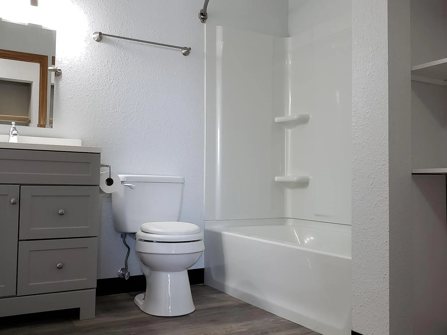 2 bed, 850 sqft, $1,050 — Photo 2