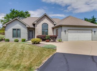4802 Pine Tree Crk, Racine, WI 53402