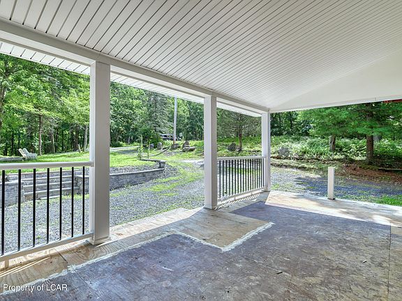 3rd image of 1498 Deer Run