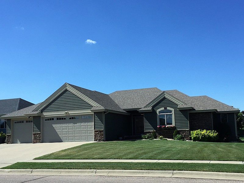 1st image of 800 Applewood Dr