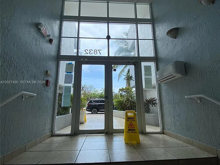 7832 Collins Ave #201 — Photo 29