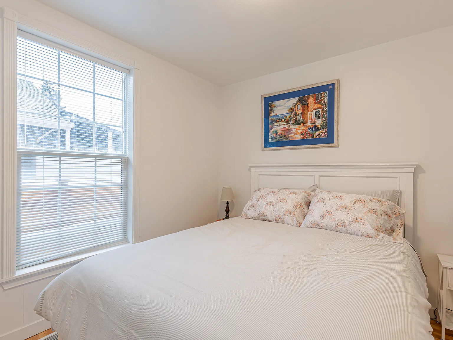 5 bed, 1650 sqft, $3,995 — Photo 3