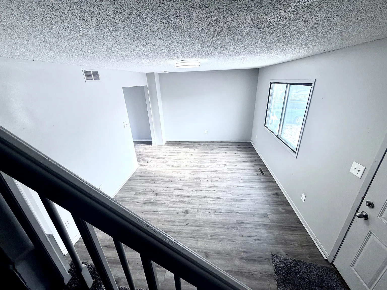 1900 King Ave — Photo 2