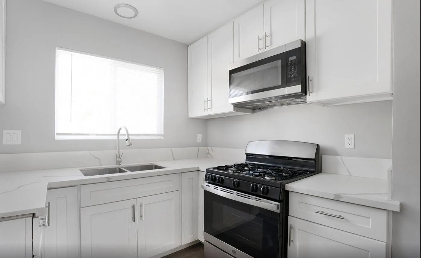 Stadium View Apartments — Photo 4