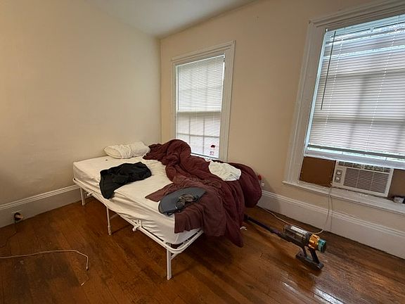 2nd image of 78 Myrtle St APT 9