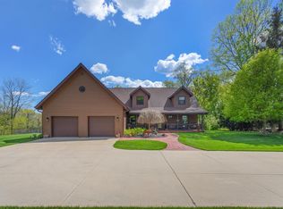 W277N4862 Jessy Ct, Pewaukee, WI 53072