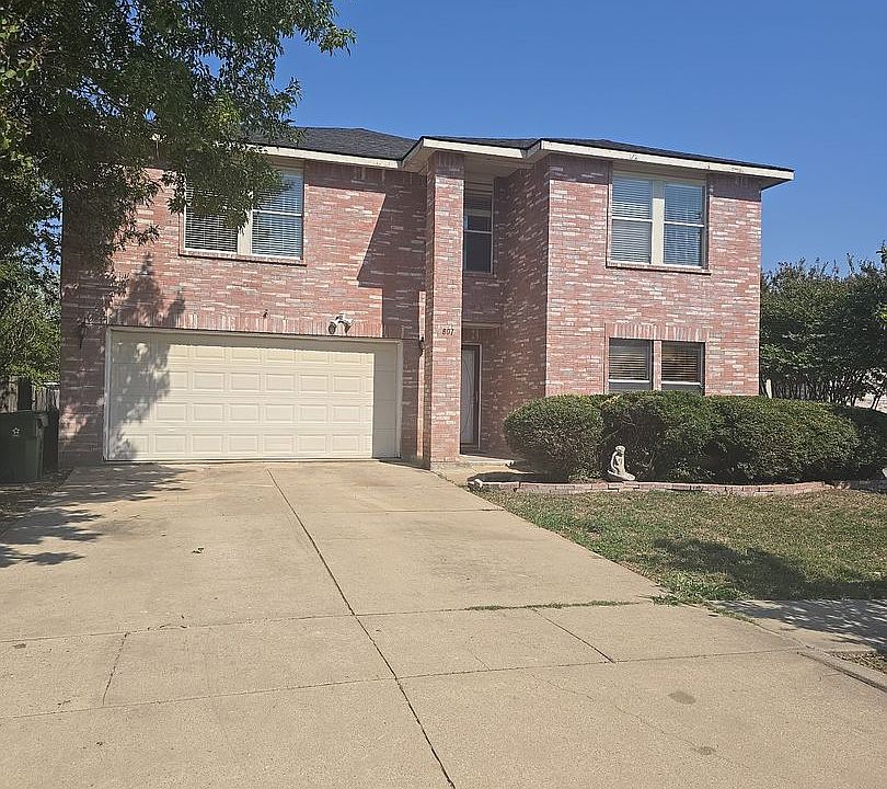 1st image of 801 Encino Dr