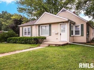 1722 Market St, Pekin, IL 61554