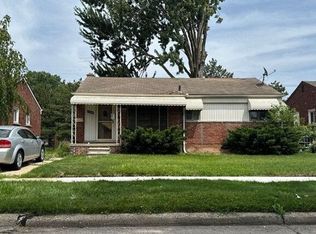 25688 Dale St, Roseville, MI 48066