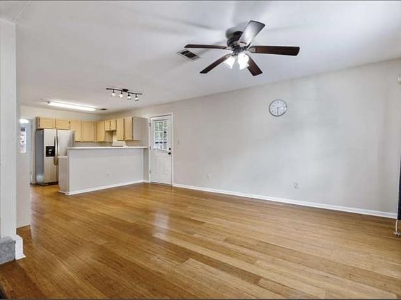 4th image of 792 Timberwood Cir E