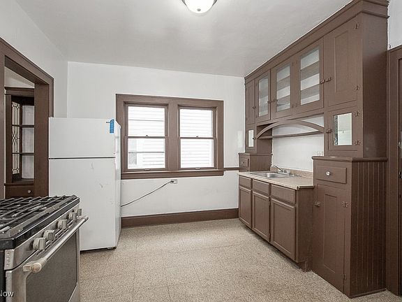 3rd image of 9917 Mount Auburn Ave