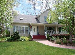 6 Fairway Dr, Port Jefferson Station, NY 11776