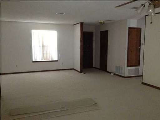 5th image of 2151 Yardley Dr