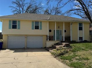 319 SE 2nd St, Blue Springs, MO 64014