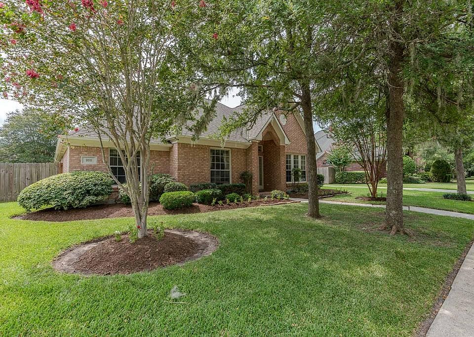 1st image of 309 Eagle Lakes Dr