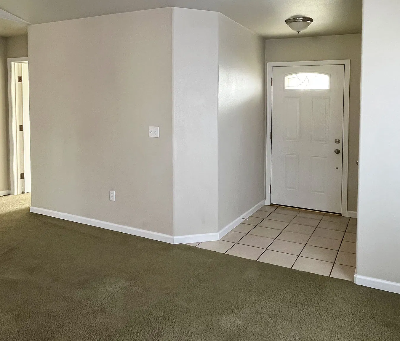 3 bed, 1230 sqft, $2,100 — Photo 2