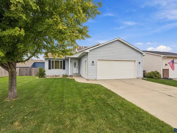 8309 S Brett Ave, Sioux Falls, SD 57108