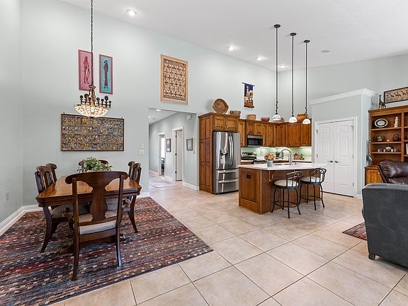 5th image of 5125 Sanibel Dr