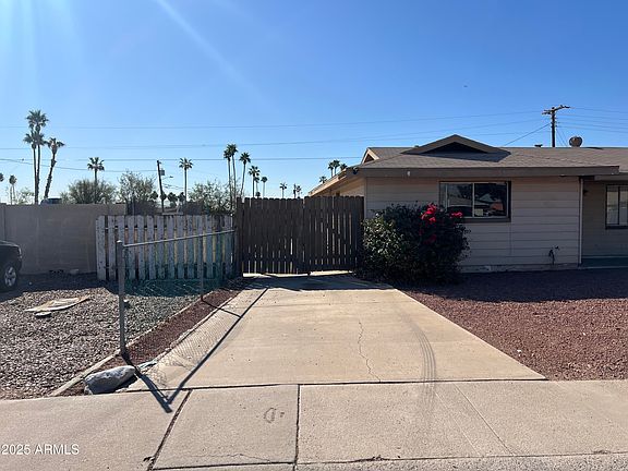 2nd image of 7615 W PALMAIRE Avenue