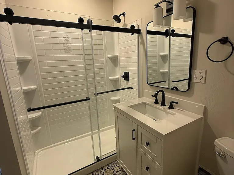 418 Waukazoo Ave #5 — Photo 5