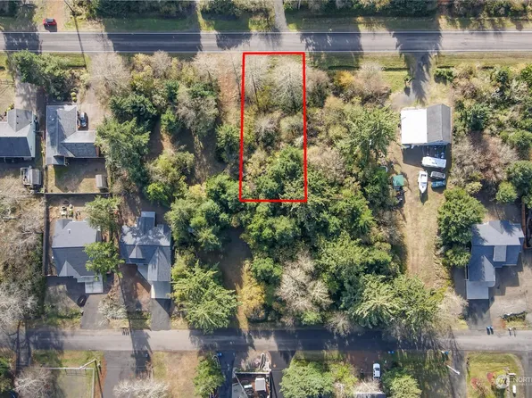 960 Mt Olympus Avenue SE, Ocean Shores, WA 98569