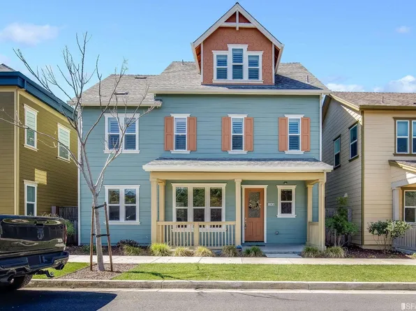 1745 Shasta Ln, Hercules, CA 94547