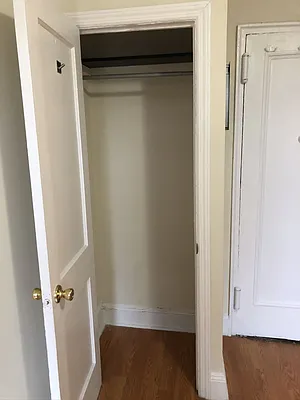 Rented by Karten Real Estate Services LLC | media 23