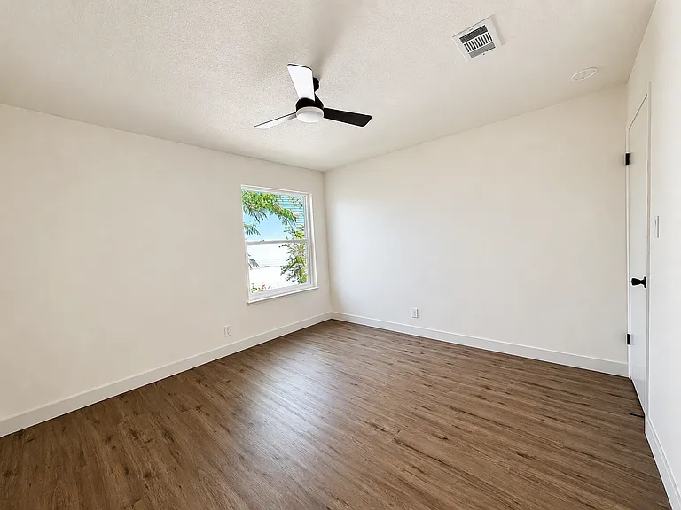 1409 Bel Air Dr #A — Photo 23