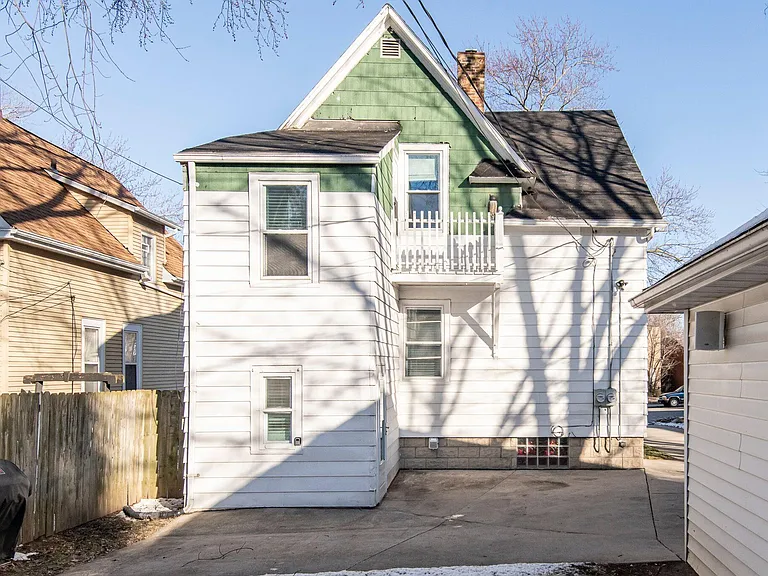 2615 N Wauwatosa Ave — Photo 20